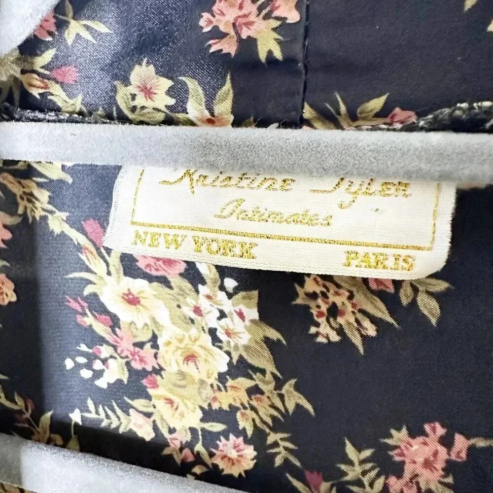 VTG Kristine Tyler Intimates Robe Black Cream Pink Floral Print‎
